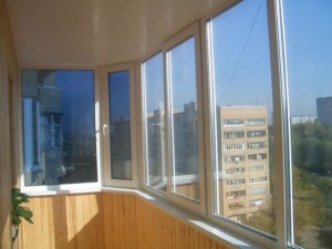 Остекление балконов: особенности и преимущества разных вариантов