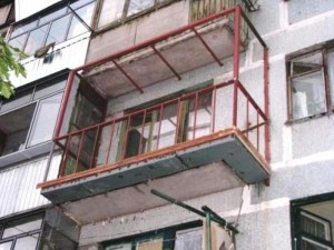 Расширение балкона по плите
