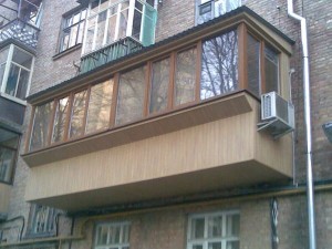 Коричневый балкон